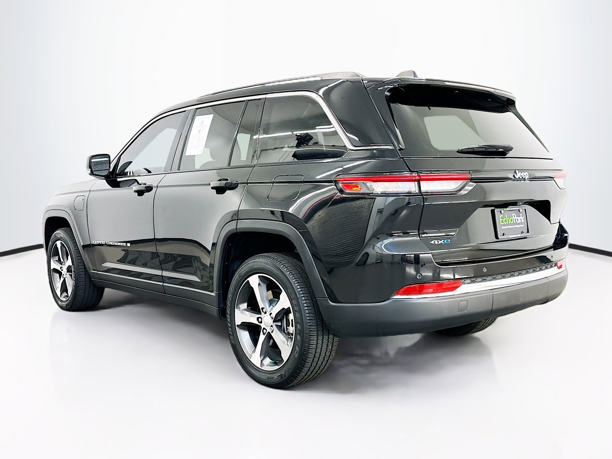Used 2023 Jeep Grand Cherokee 4WD 4xe image 5