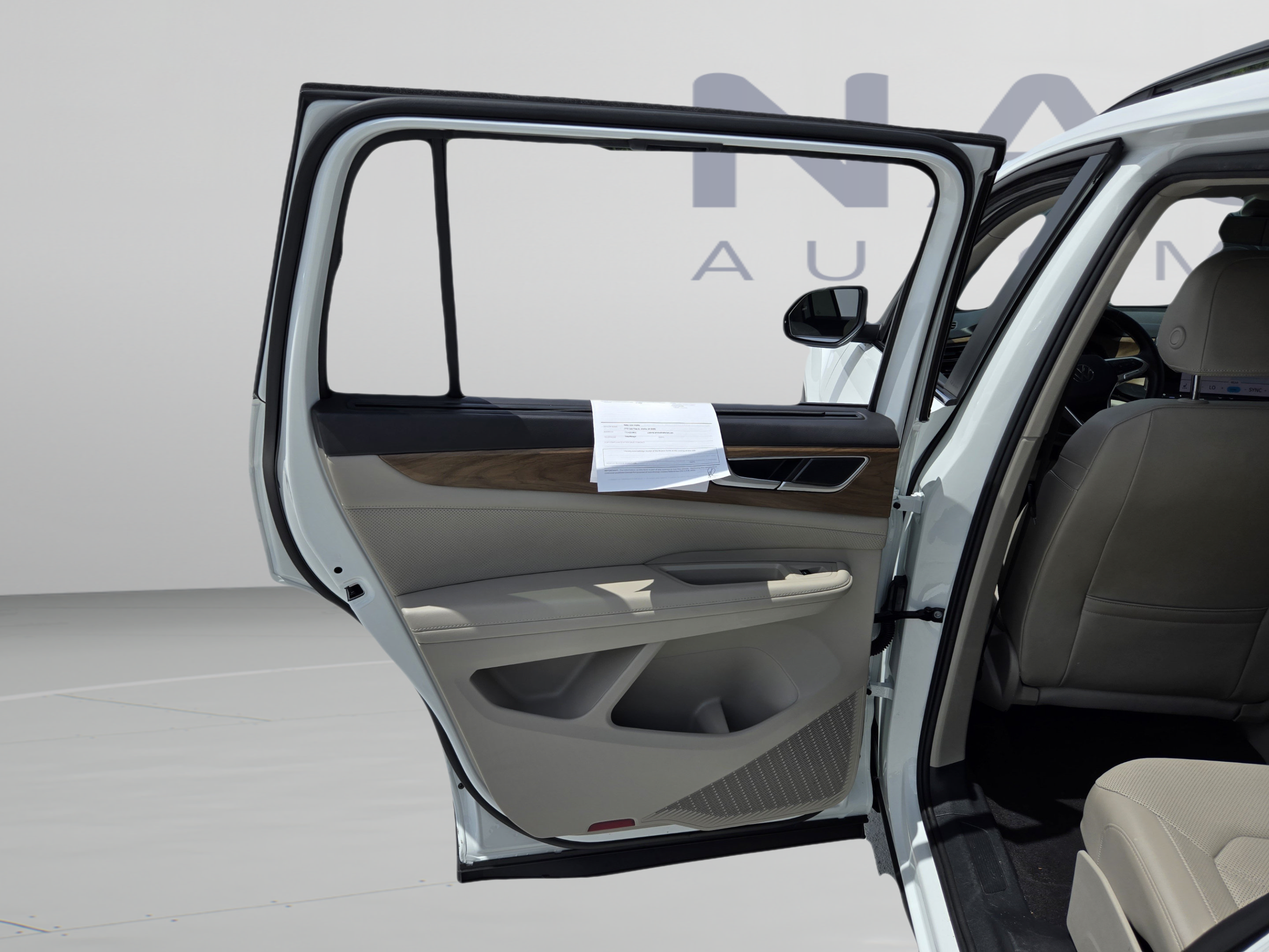 Used 2024 Volkswagen Atlas SE w/ Panoramic Sunroof Package AWD/4WD image 19