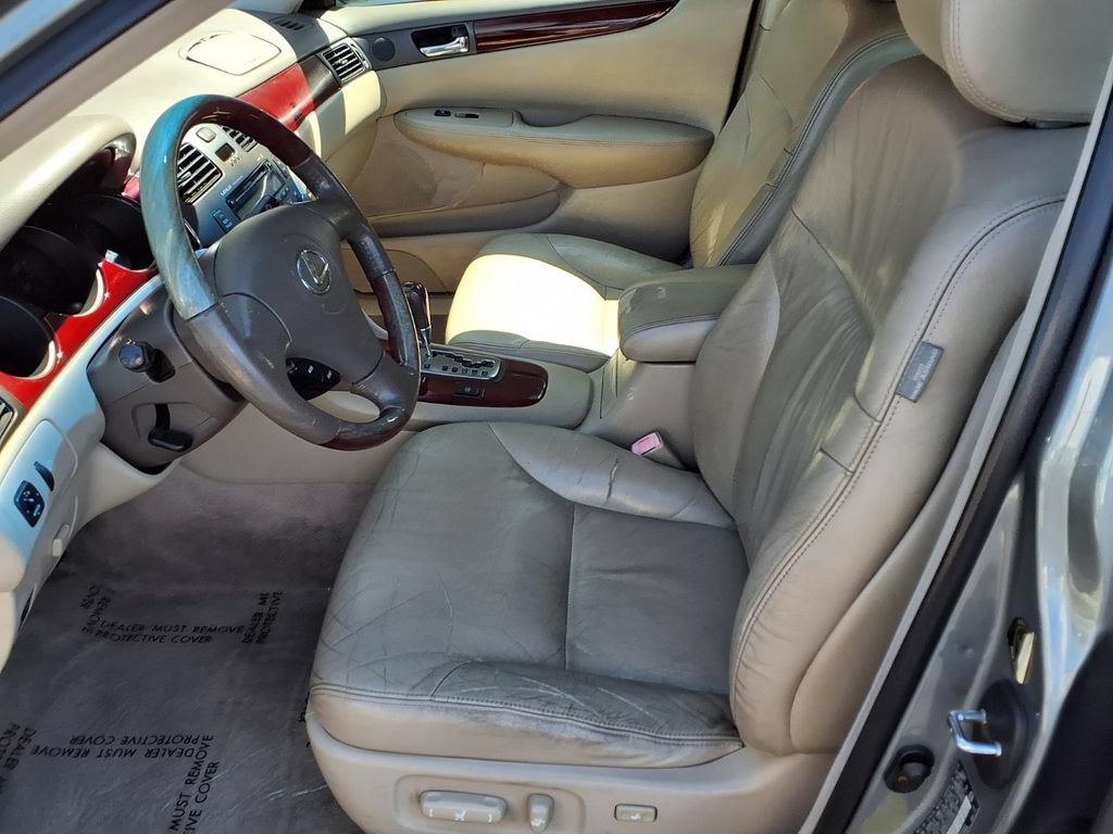 Used 2004 Lexus ES 330 FWD image 15