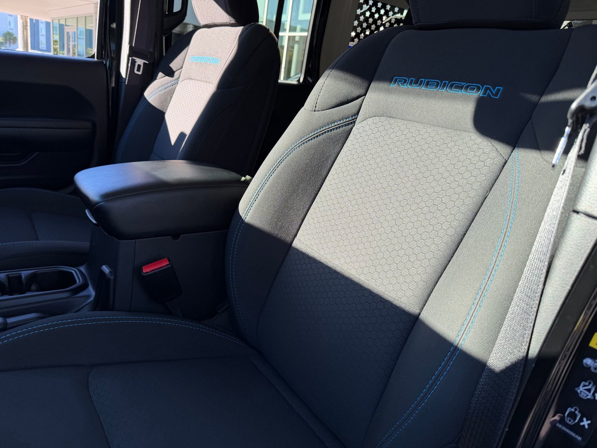 Used 2023 Jeep Wrangler Unlimited Rubicon 4xe image 14