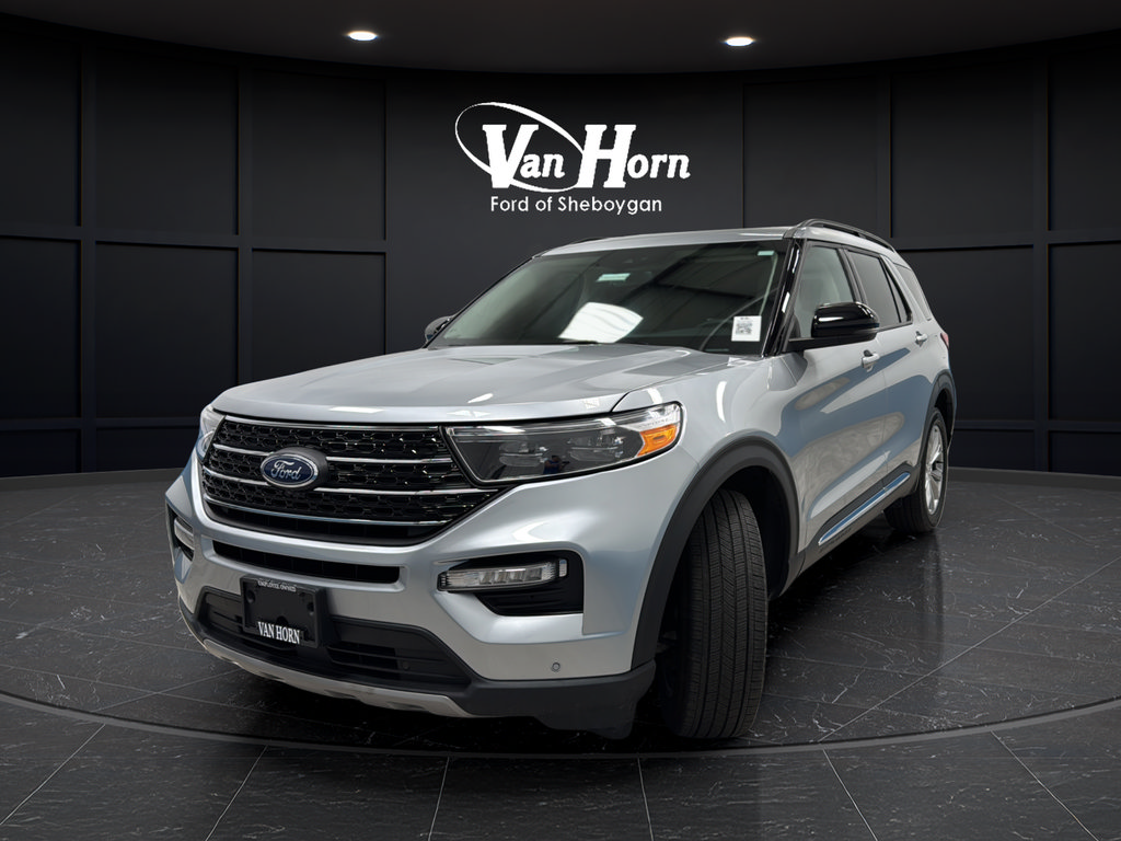 Used 2023 Ford Explorer XLT w/ Equipment Group 202A AWD/4WD image 3
