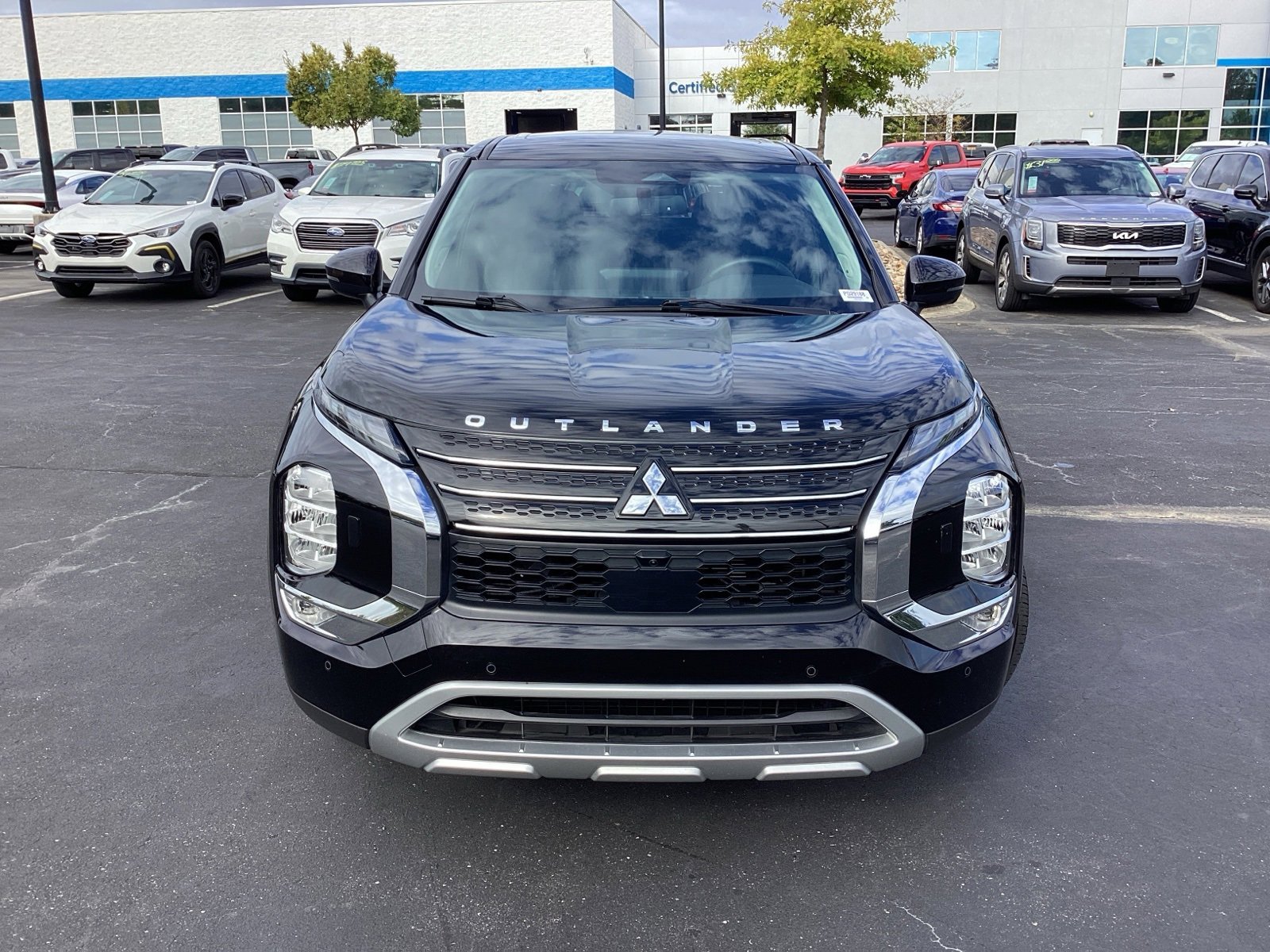 Used 2023 Mitsubishi Outlander SE image 4