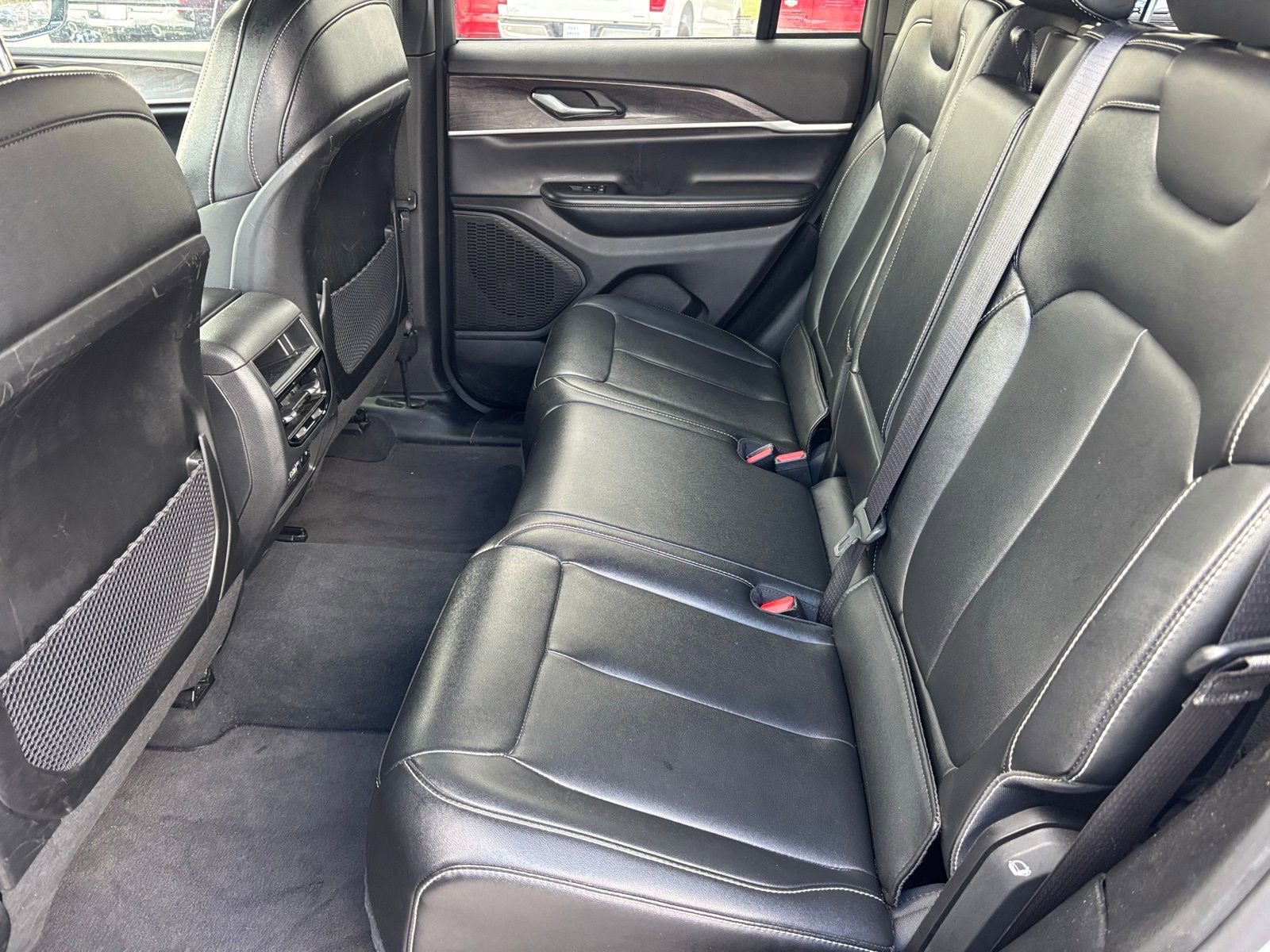 Used 2024 Jeep Grand Cherokee Limited image 20