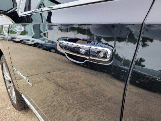 Used 2022 GMC Yukon Denali AWD/4WD image 11