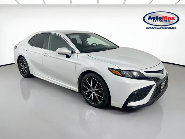 Used 2023 Toyota Camry SE w/ Convenience Package