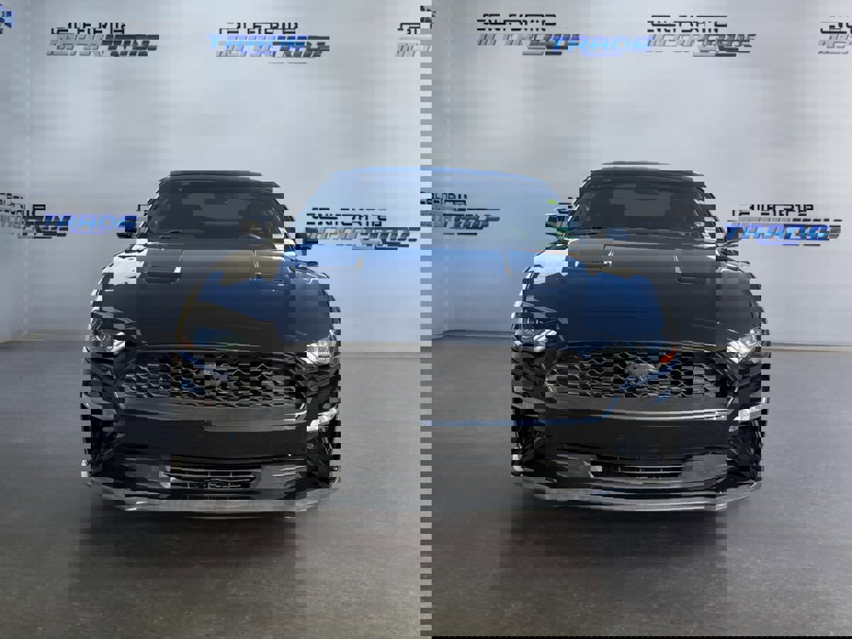 Used 2018 Ford Mustang Coupe RWD image 2