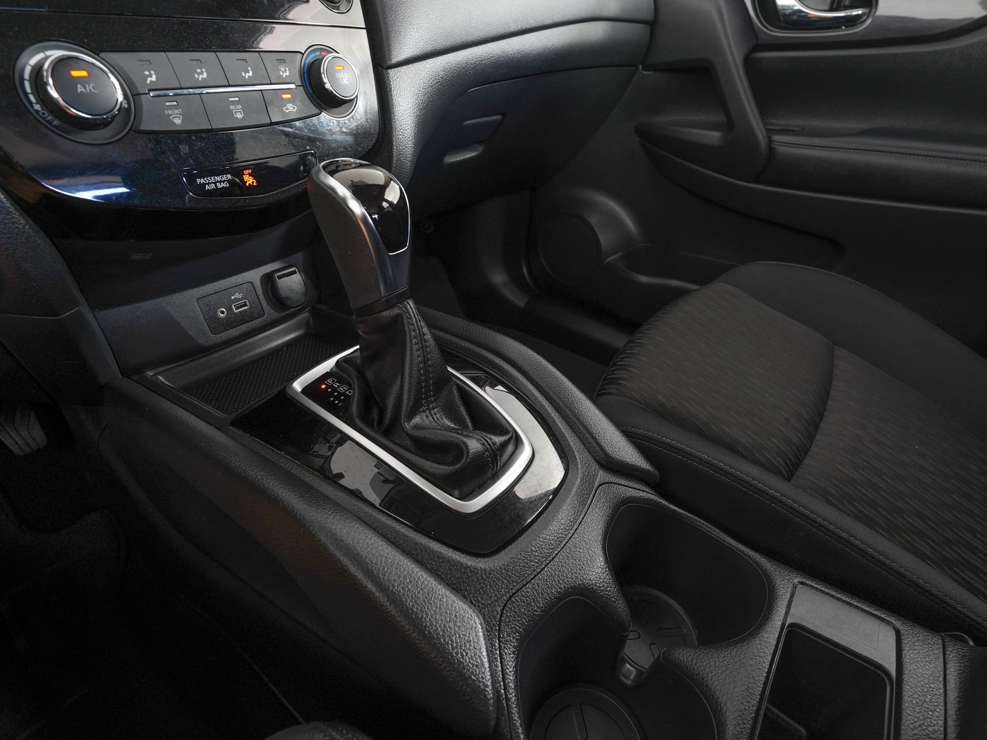 Used 2018 Nissan Rogue S FWD image 20