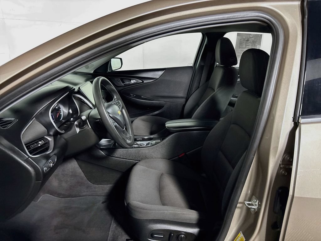 Used 2023 Chevrolet Malibu LT FWD image 11