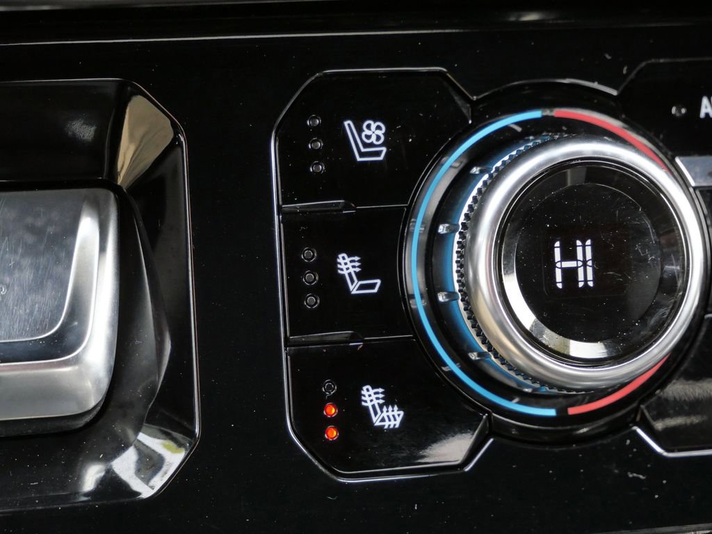 Used 2025 GMC Sierra 2500 AT4 image 46