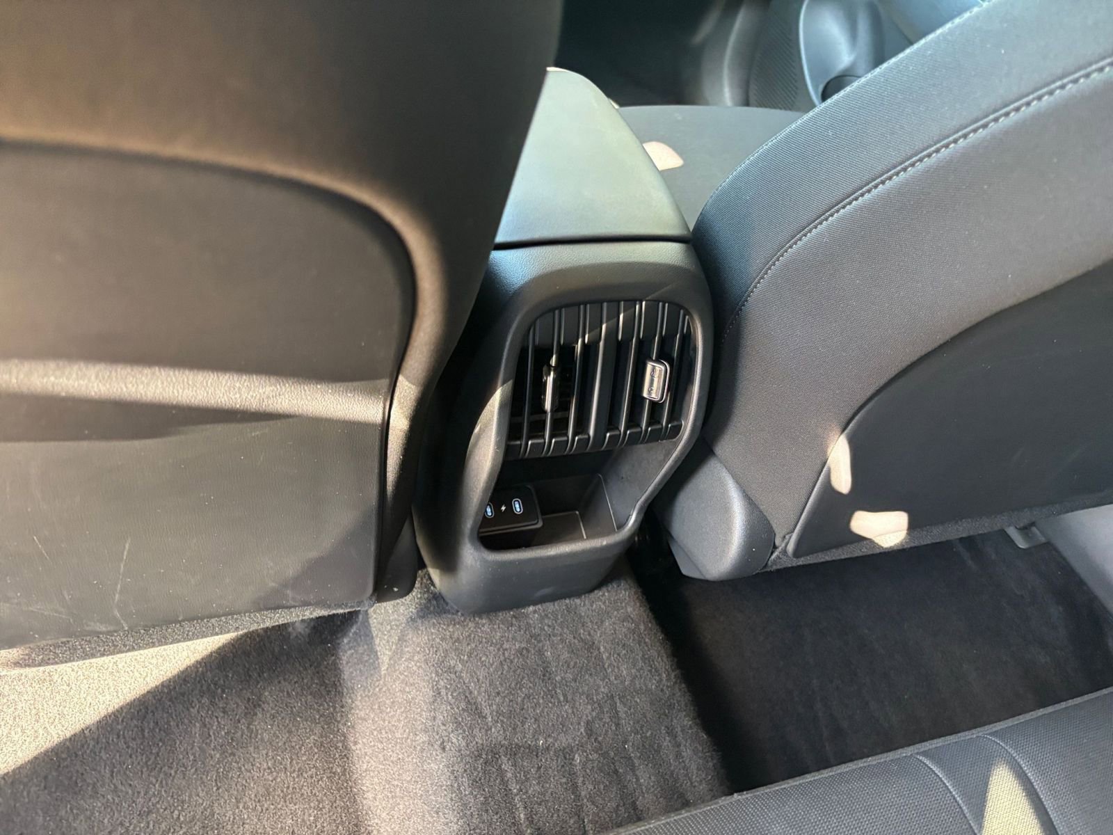 Used 2025 Hyundai Kona SEL image 24