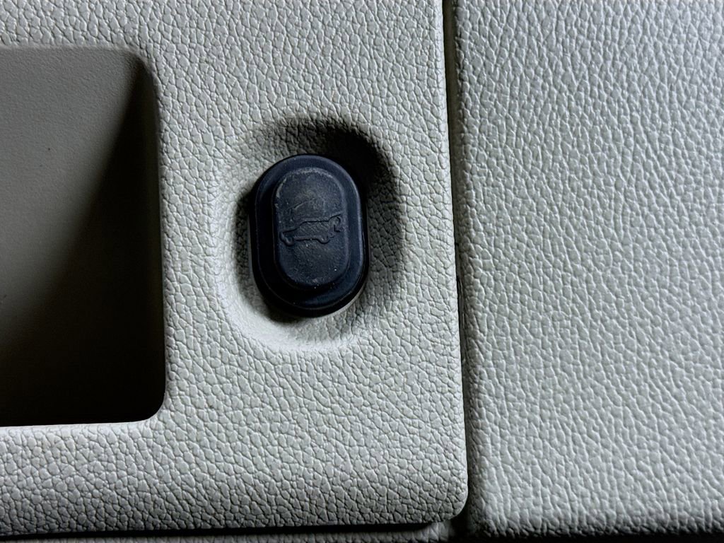 Used 2020 Cadillac Escalade Luxury image 29