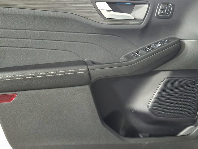 Used 2023 Ford Escape Platinum AWD/4WD image 12