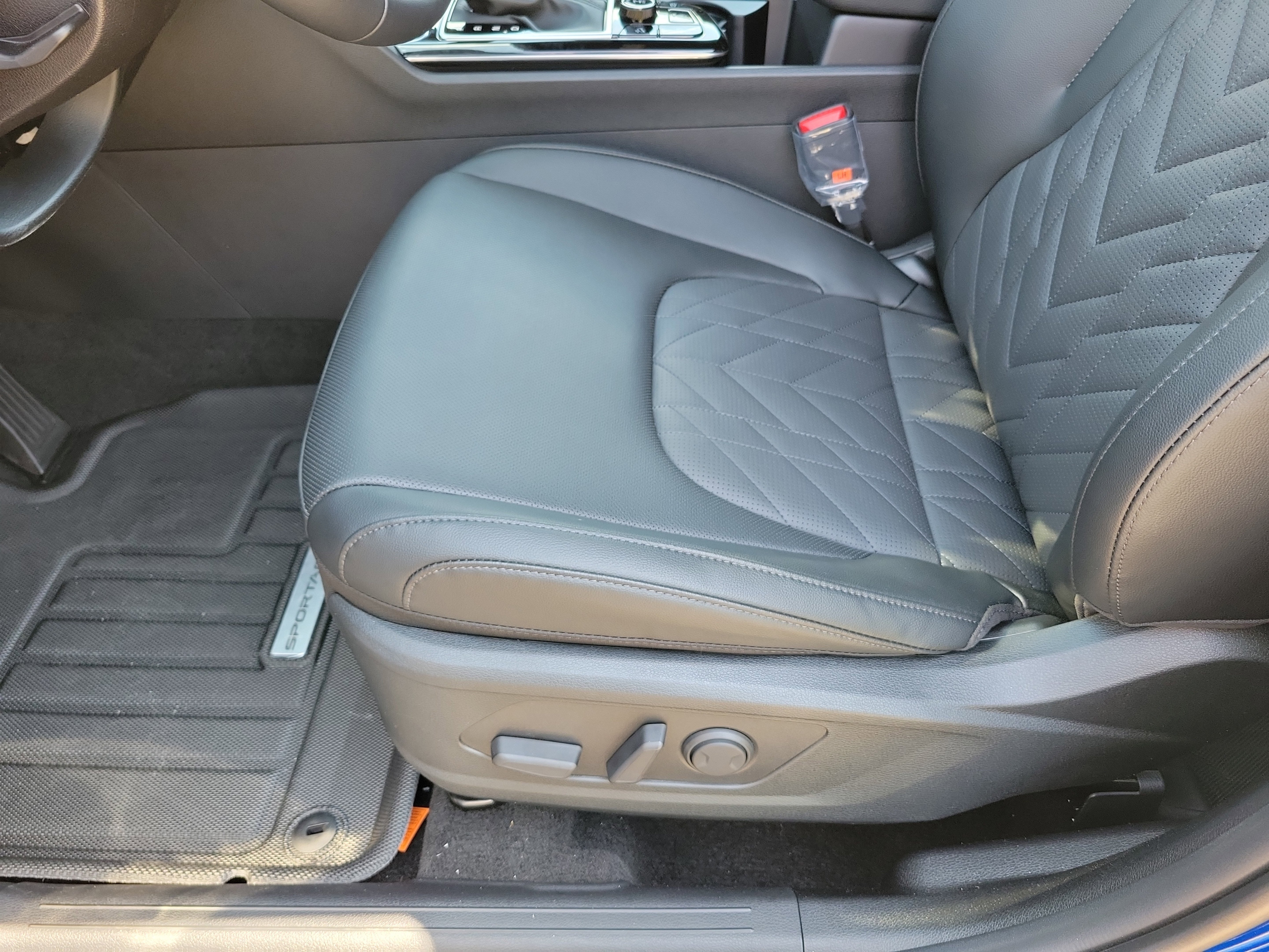 Used 2025 Kia Sportage X-Line w/ Premium Package image 5