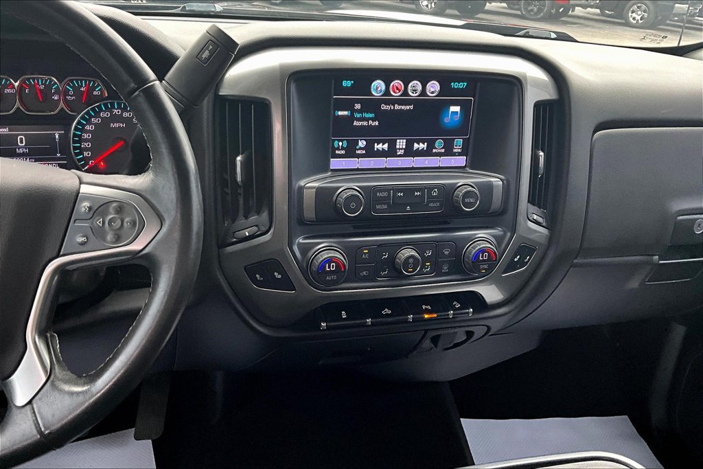 Used 2018 Chevrolet Silverado 1500 LT w/ Midnight Edition AWD/4WD image 6