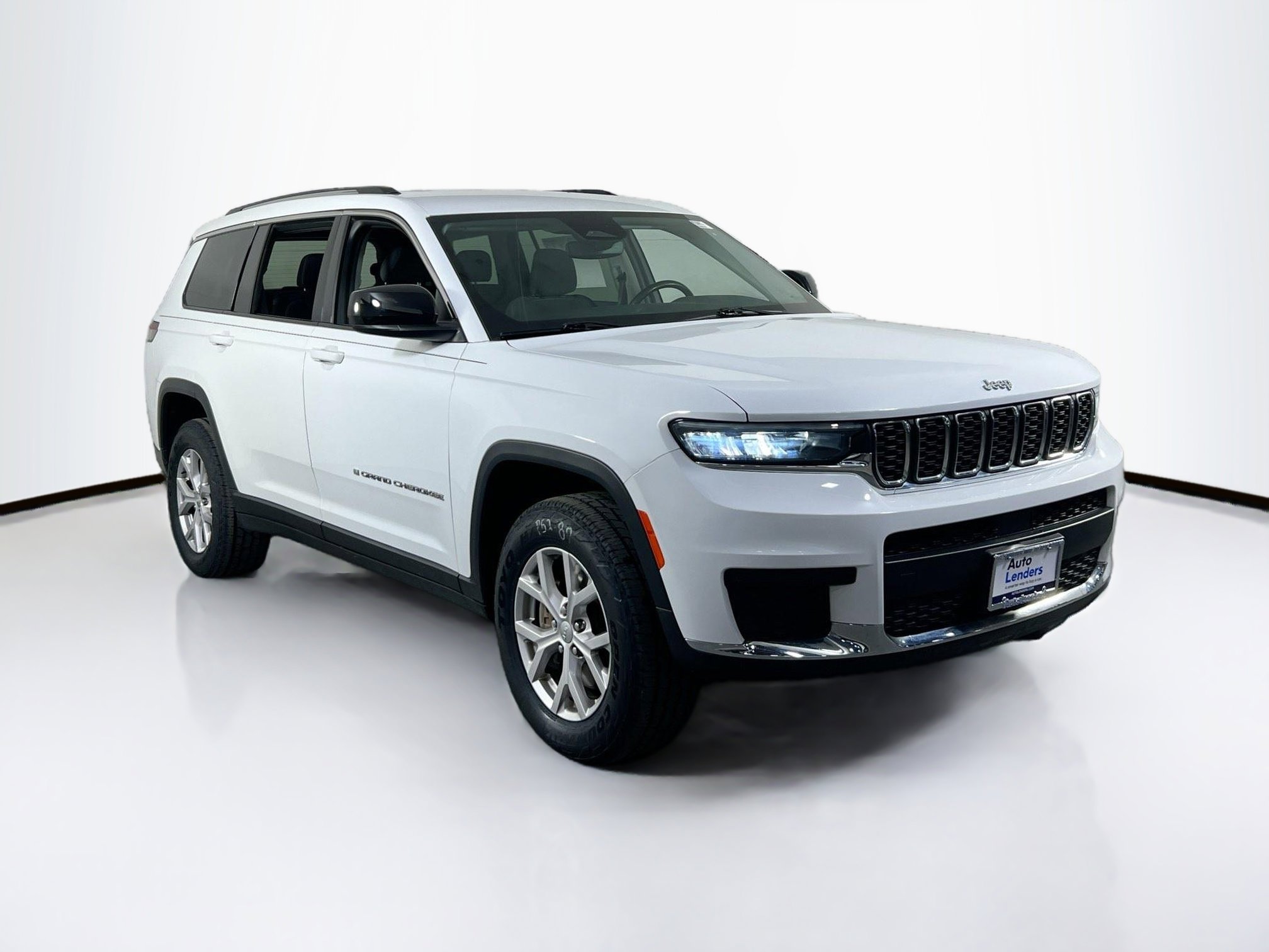 Used 2021 Jeep Grand Cherokee L Laredo w/ Luxury Tech Group I image 3