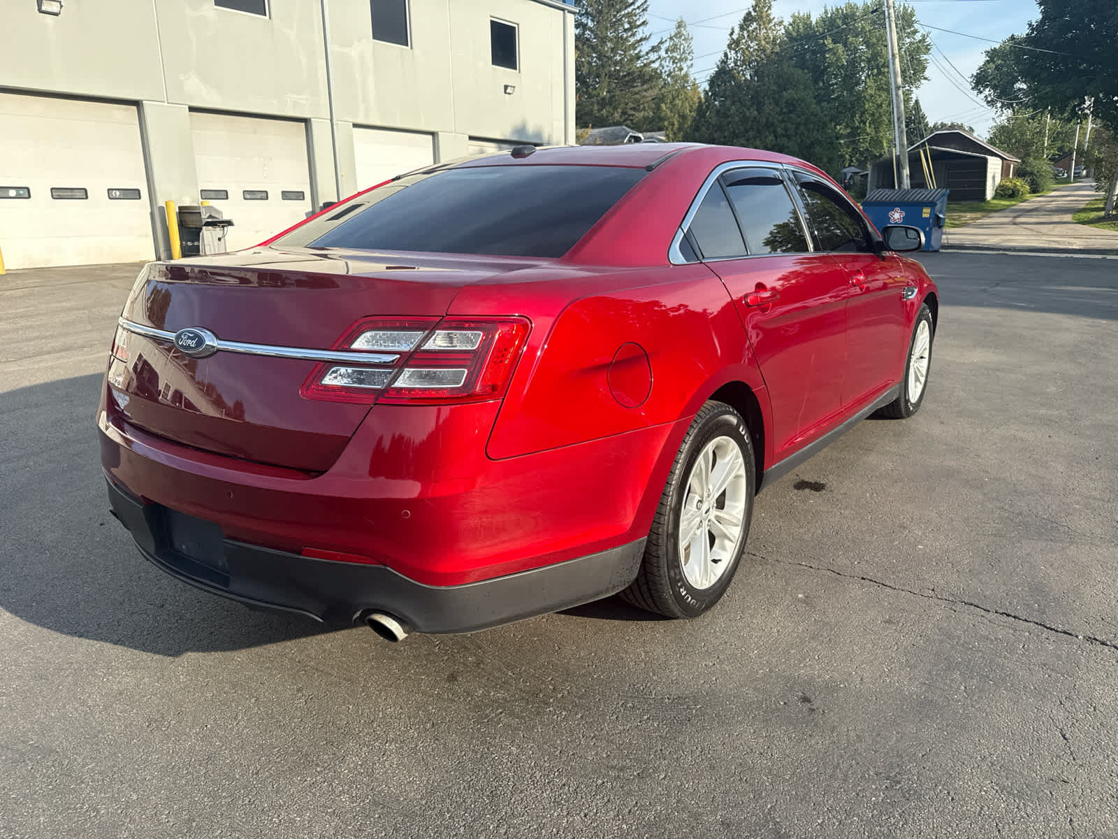 Used 2018 Ford Taurus SEL w/ Equipment Group 201A FWD image 3