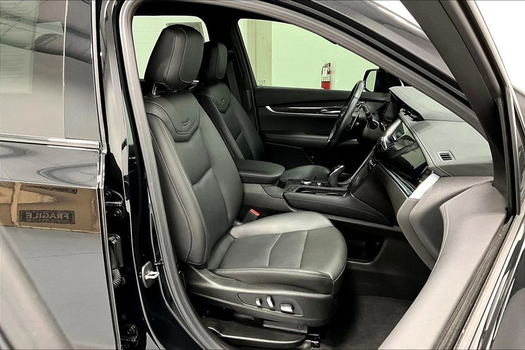 Used 2024 Cadillac XT6 Sport w/ Technology Package image 10