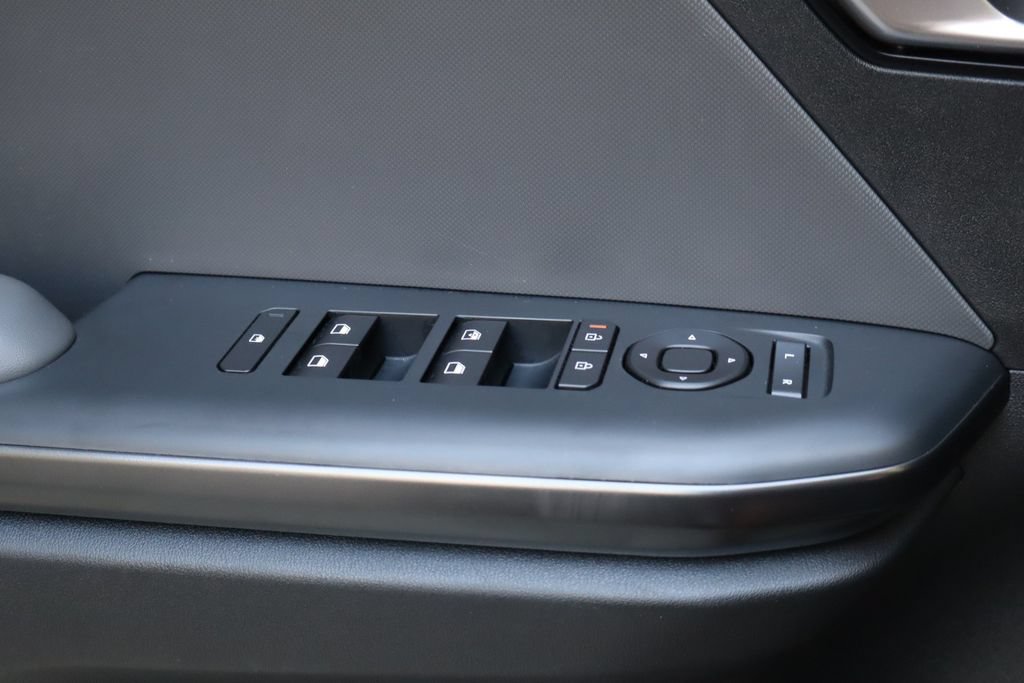 Used 2025 Kia K4 FWD image 30
