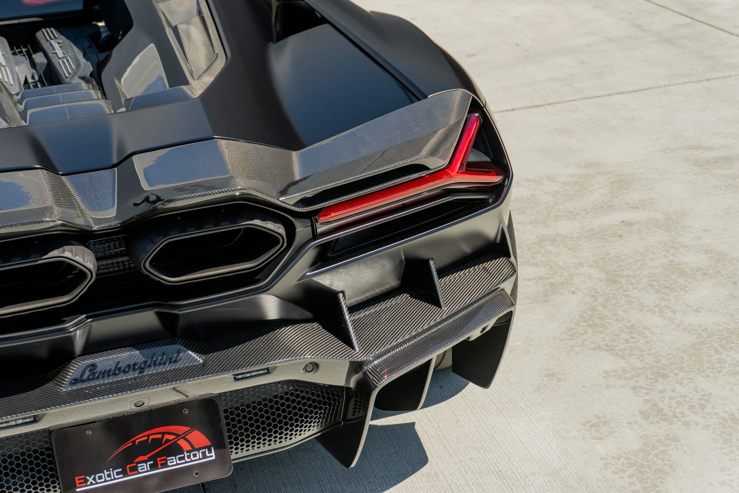 Used 2025 Lamborghini Revuelto AWD/4WD image 48