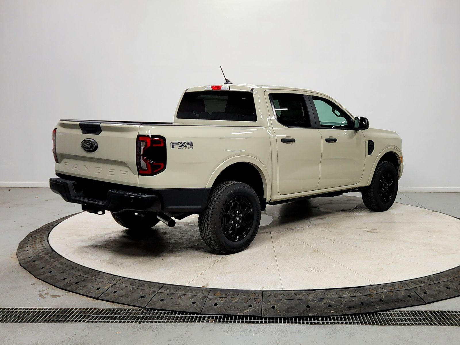 New 2026 Ford Ranger XLT w/ FX4 Off-Road Package image 7