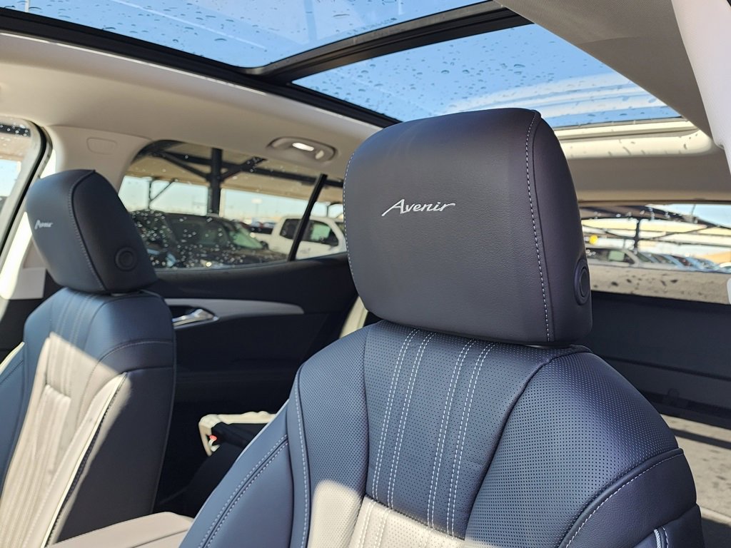 New 2026 Buick Envision Avenir image 17