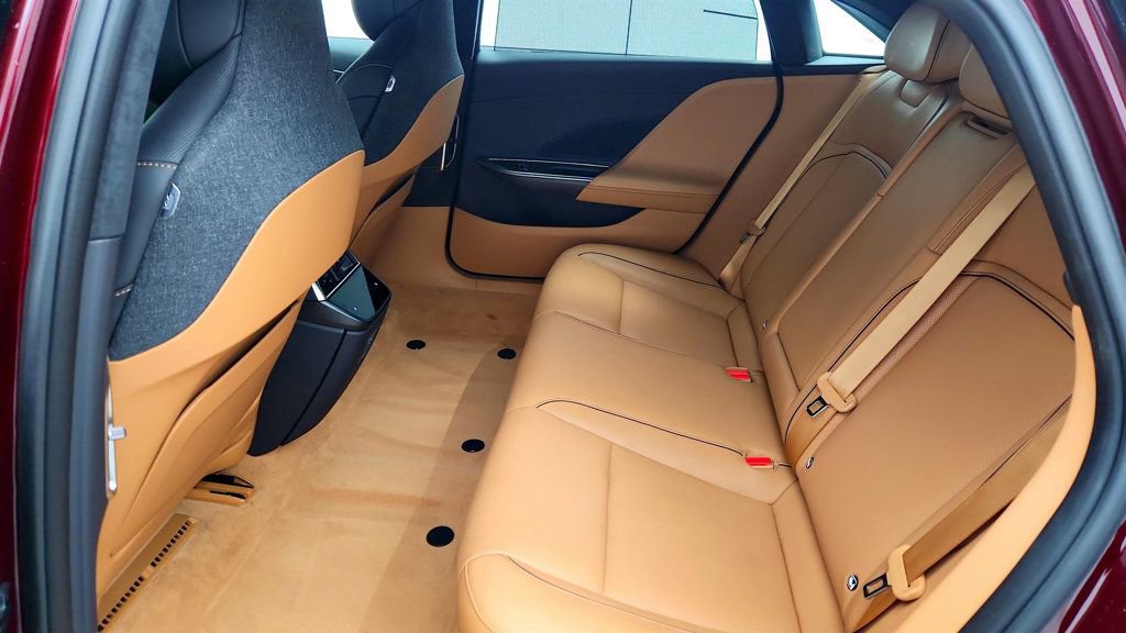 Used 2024 Lucid Air Touring image 19