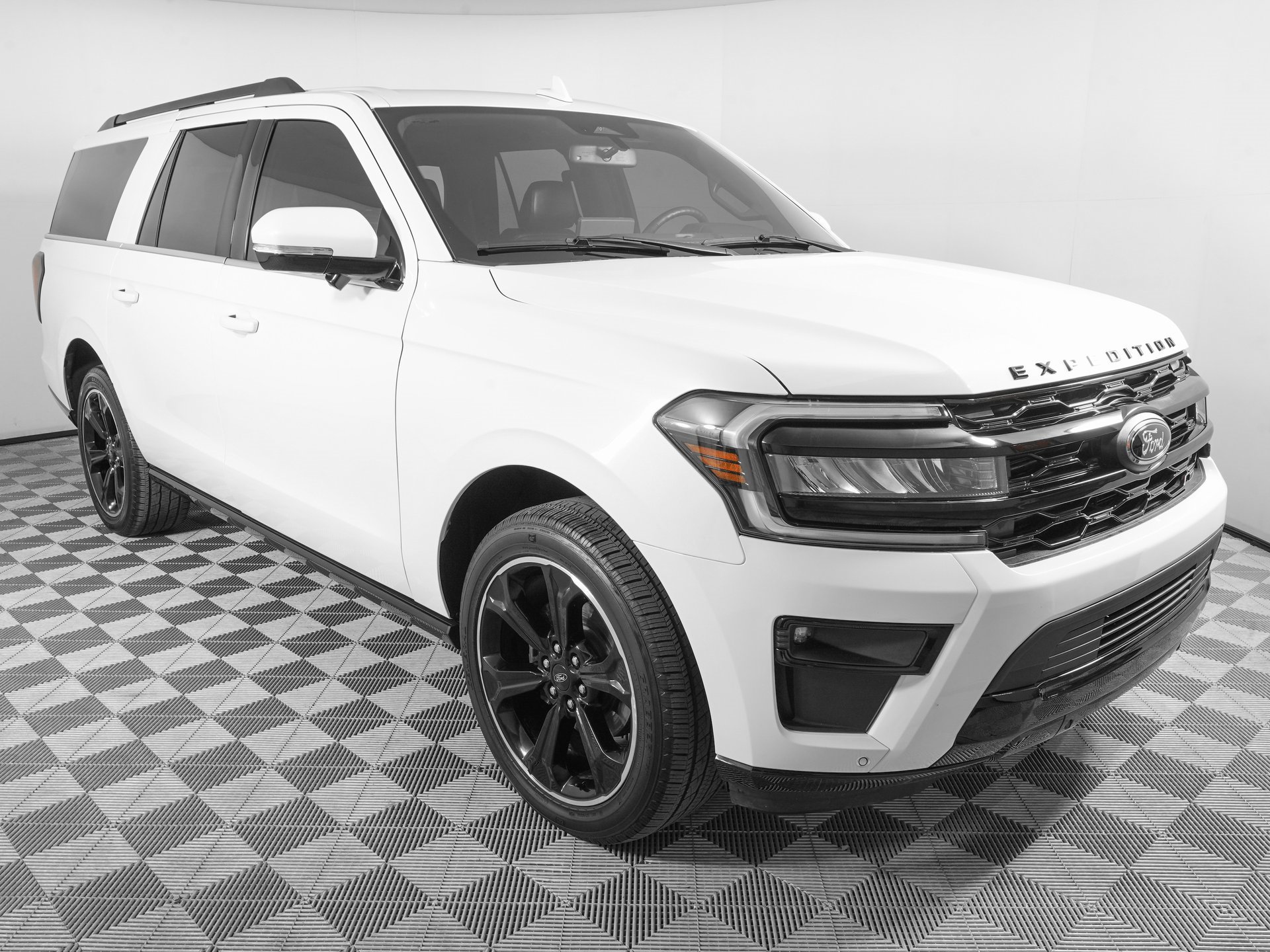 Used 2024 Ford Expedition Max Limited image 3