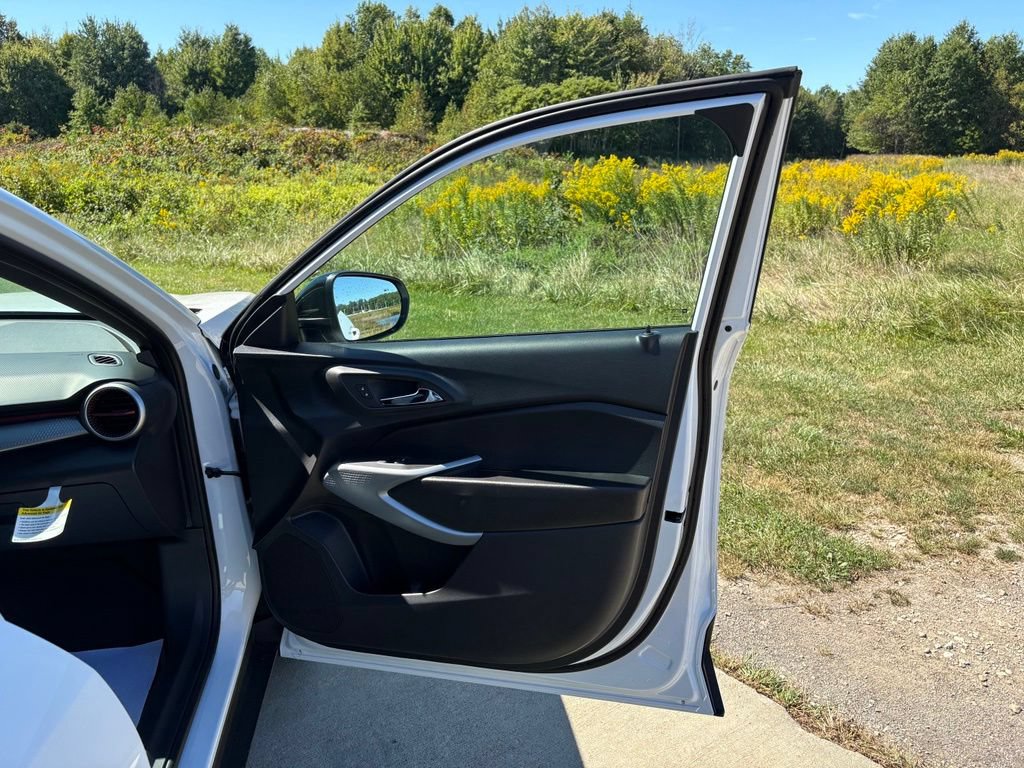 New 2026 Chevrolet Trax RS w/ Driver Confidence Package FWD image 24