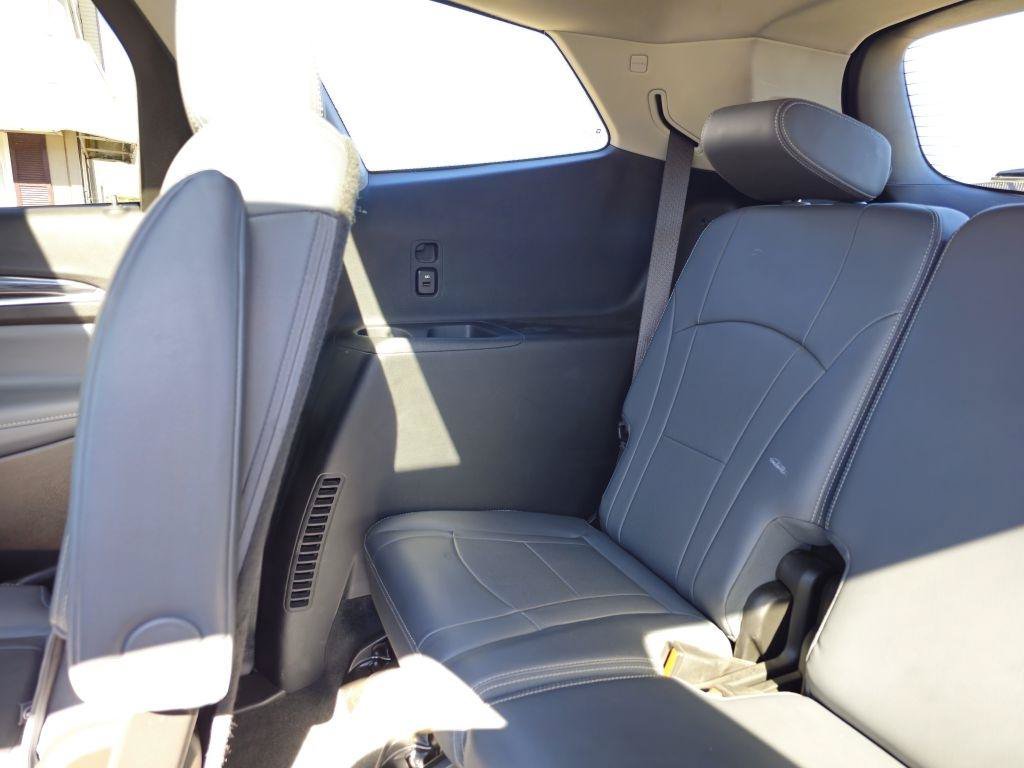 Used 2021 Buick Enclave Essence w/ Sound and Sites Package AWD/4WD image 42