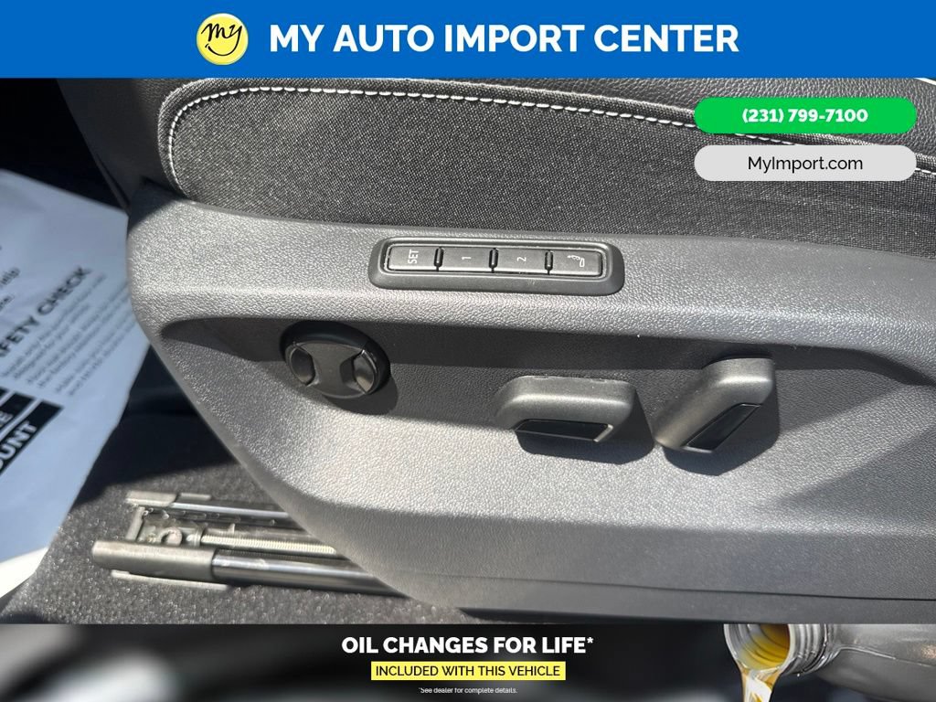 Used 2025 Volkswagen Atlas Cross Sport SEL Premium R-Line AWD/4WD image 13