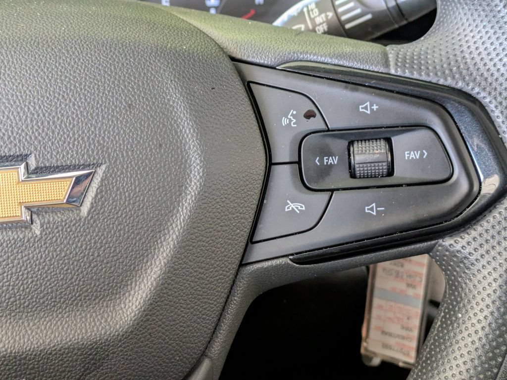 Used 2025 Chevrolet Trax LS FWD image 21