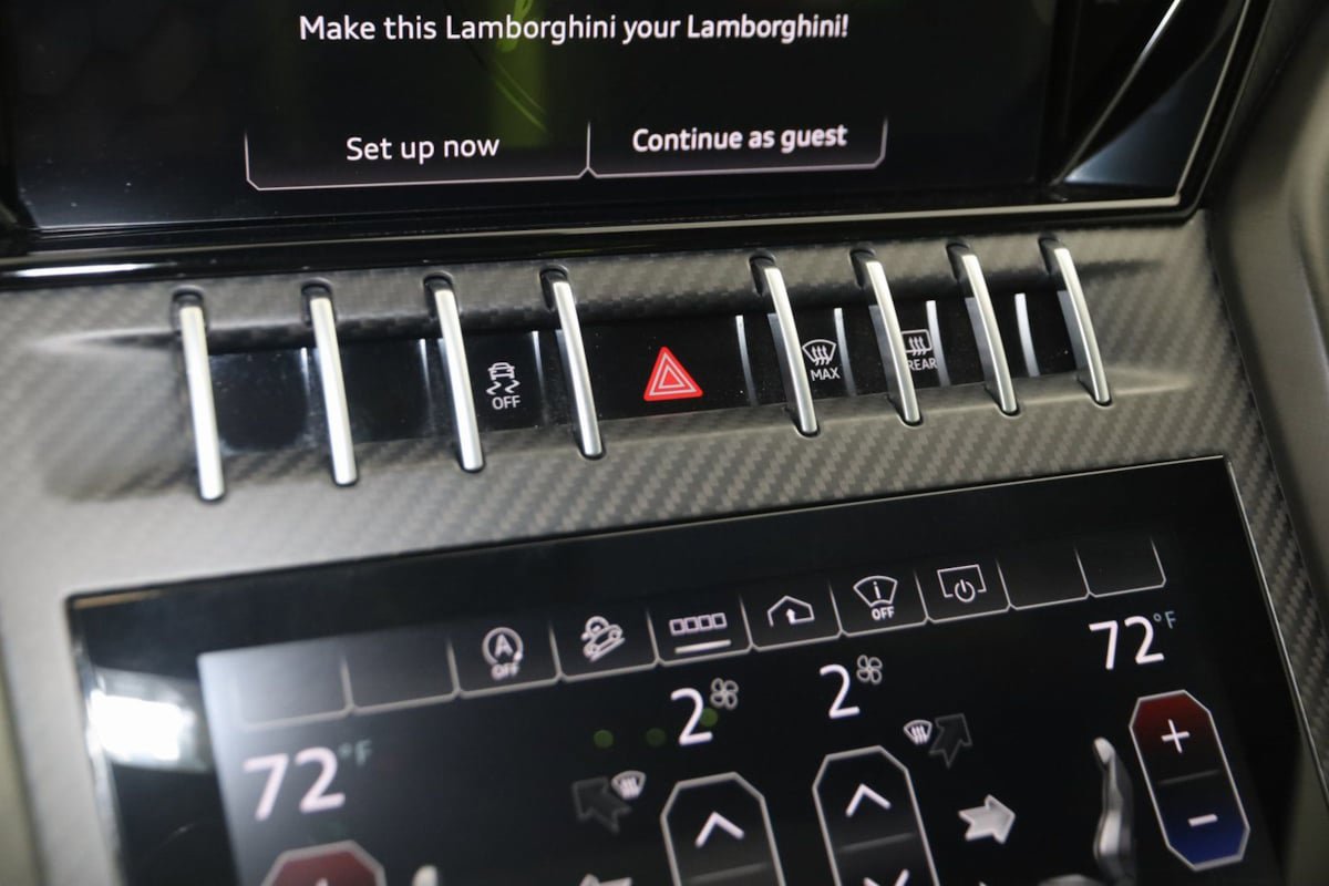 Used 2022 Lamborghini Urus AWD/4WD image 55