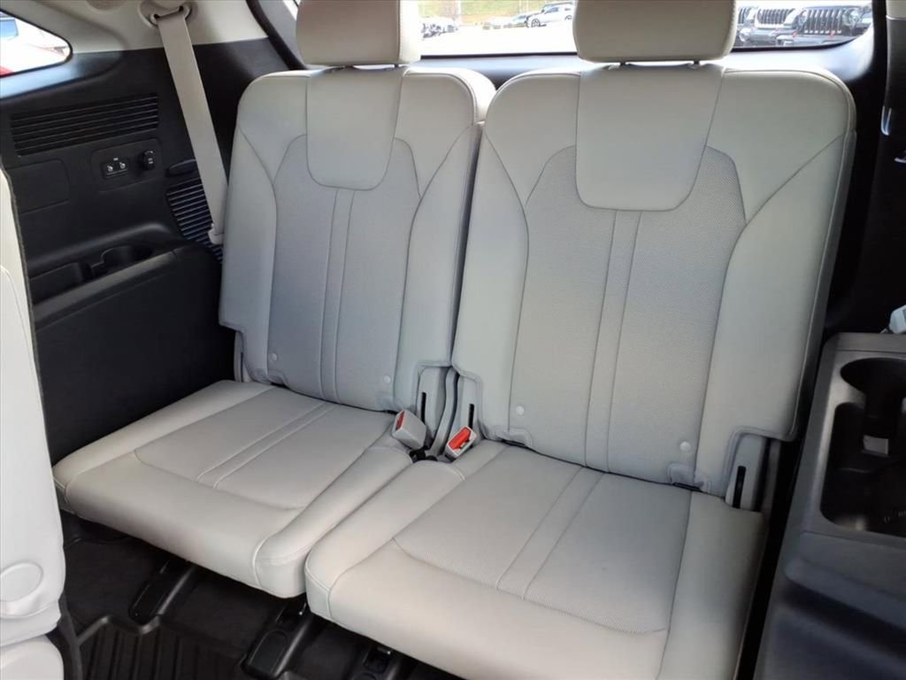Used 2023 Kia Sorento SX image 7