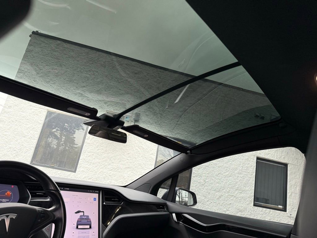 Used 2018 Tesla Model X 75D image 13