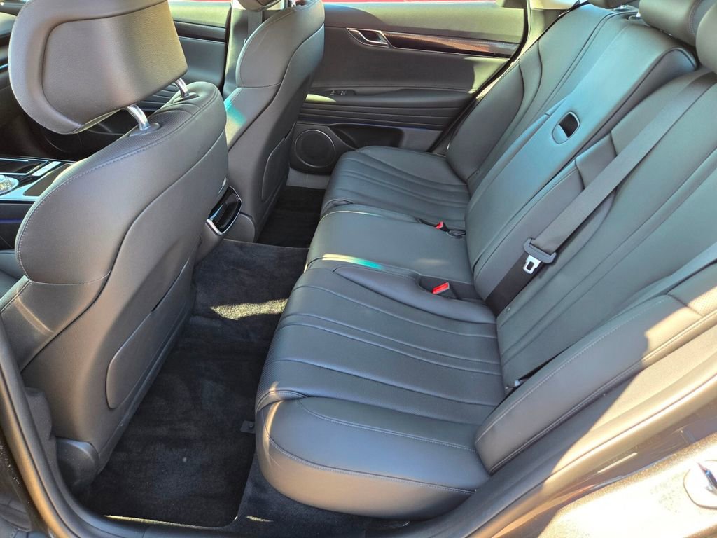 Used 2025 Genesis G80 2.5T image 9