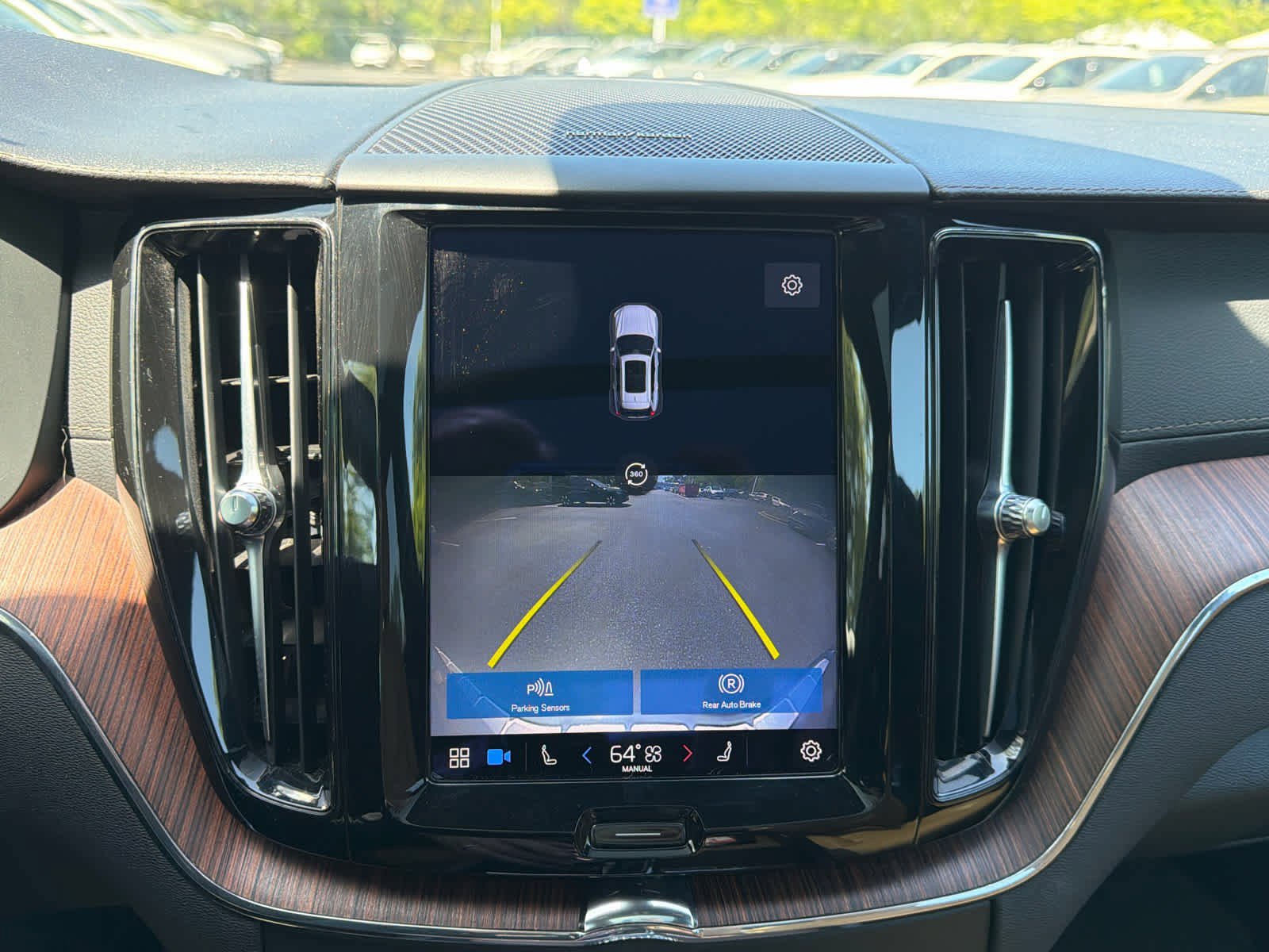 Certified 2023 Volvo XC60 B5 Ultimate w/ Protection Package Premier FWD image 25