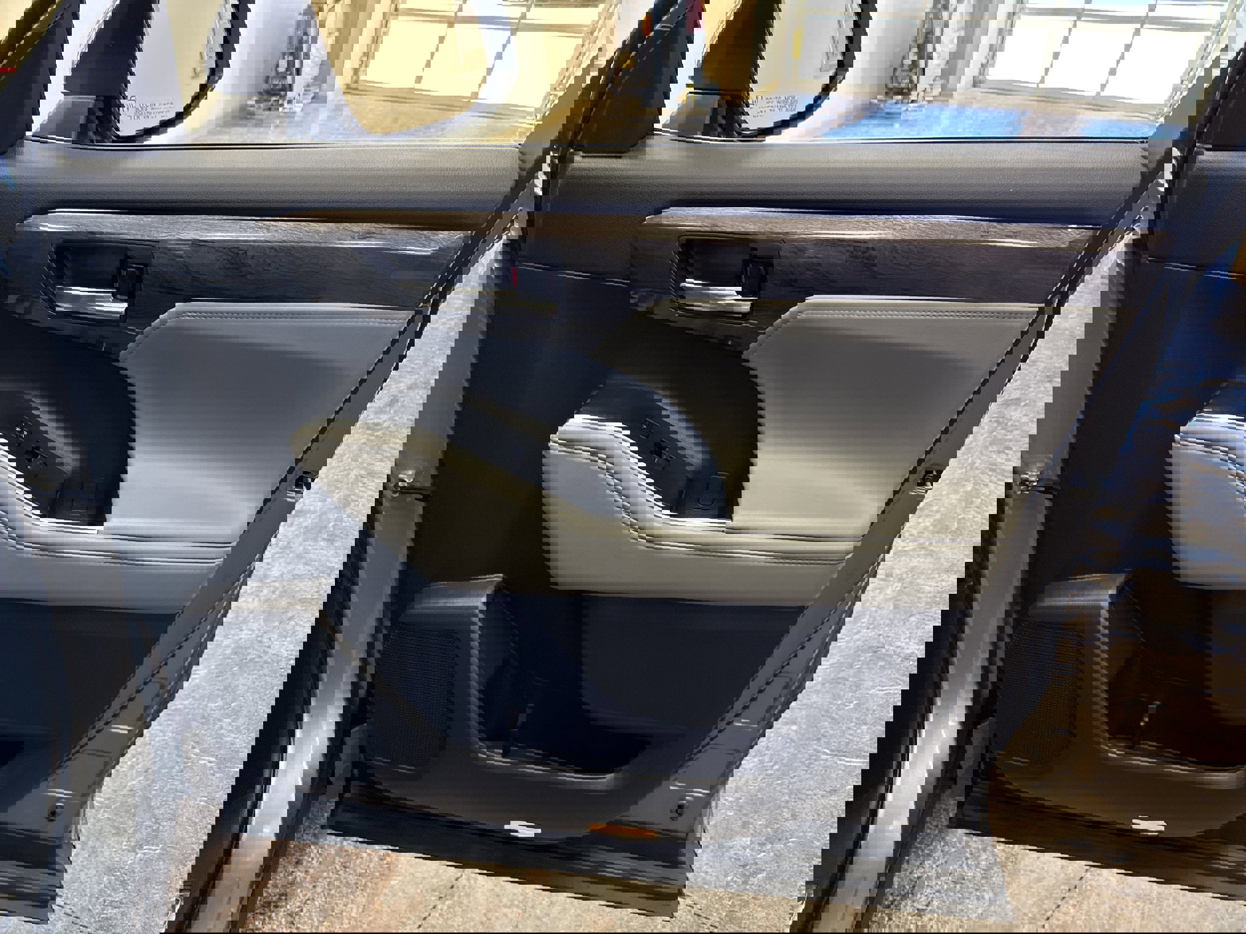 Used 2022 Toyota Highlander Platinum image 16