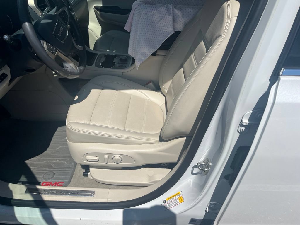 Certified 2021 GMC Acadia Denali w/ Denali Technology Package FWD image 10