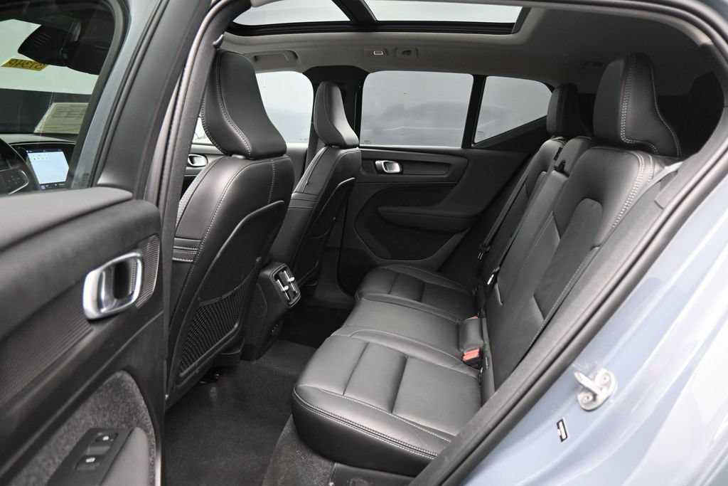 Used 2023 Volvo XC40 B5 Plus w/ Climate Package AWD/4WD image 23