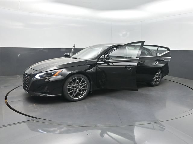 Used 2023 Nissan Altima 2.0 SR FWD image 40