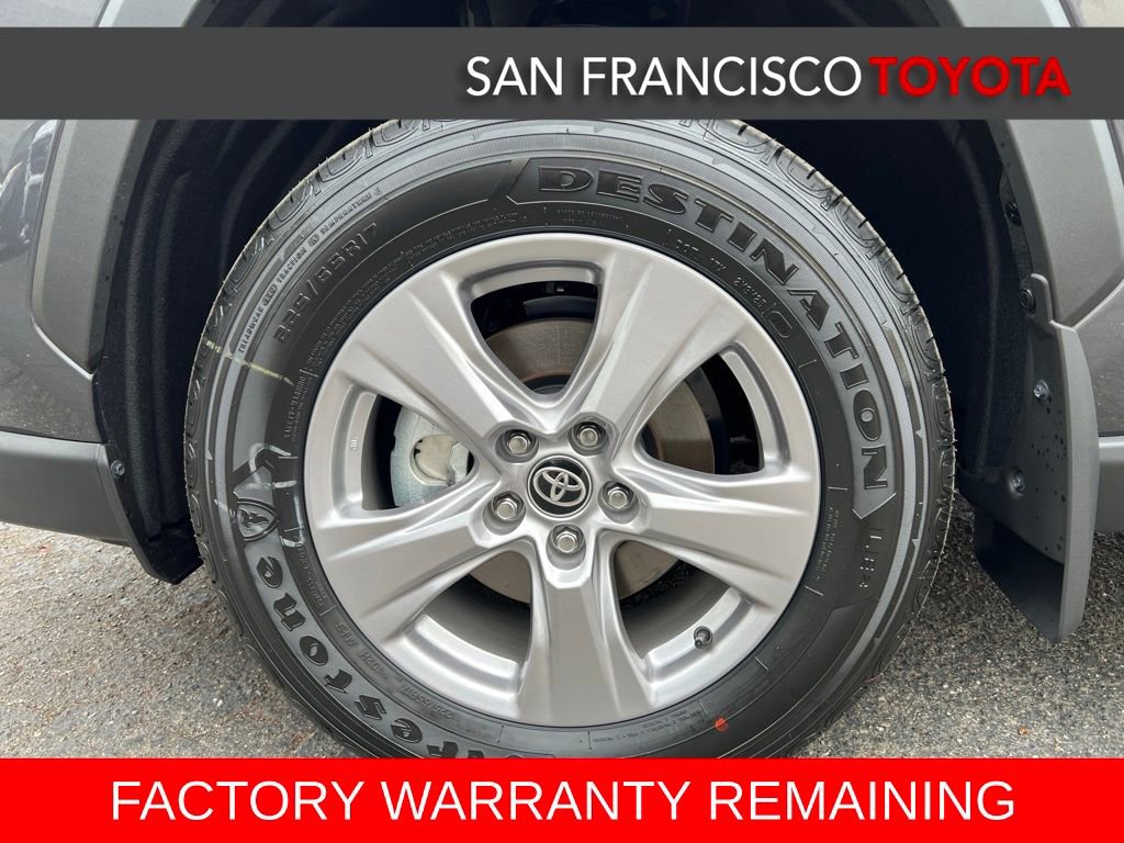 Used 2025 Toyota RAV4 XLE AWD/4WD image 9