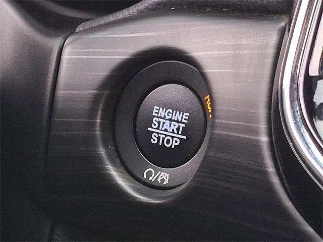 Certified 2019 Jeep Grand Cherokee Laredo image 28