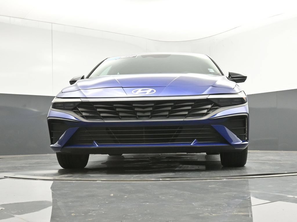 Certified 2025 Hyundai Elantra Sport FWD image 46