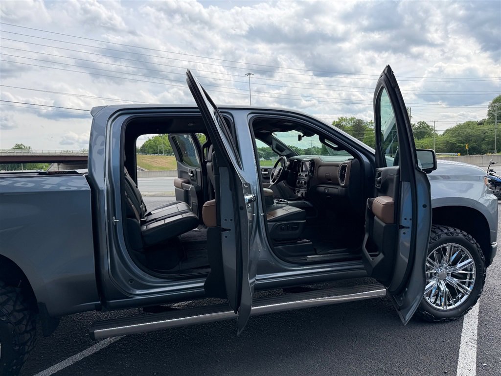 Used 2019 Chevrolet Silverado 1500 High Country w/ Technology Package AWD/4WD image 20