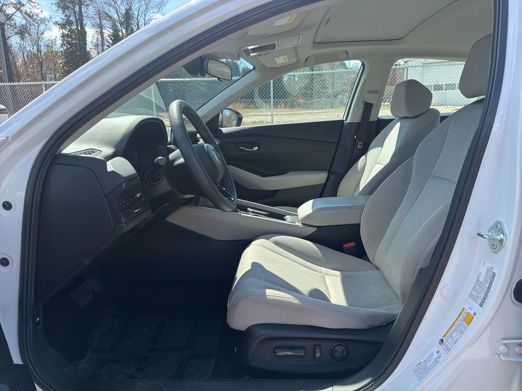 Used 2024 Honda Accord EX image 15