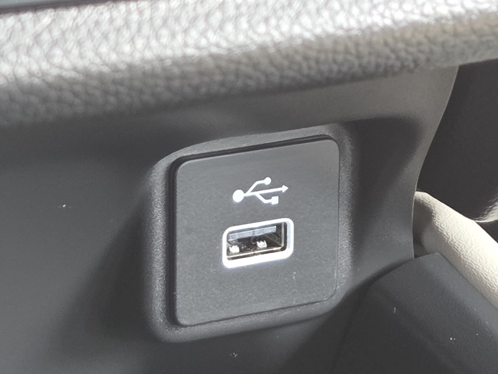 Used 2025 Honda HR-V LX image 5