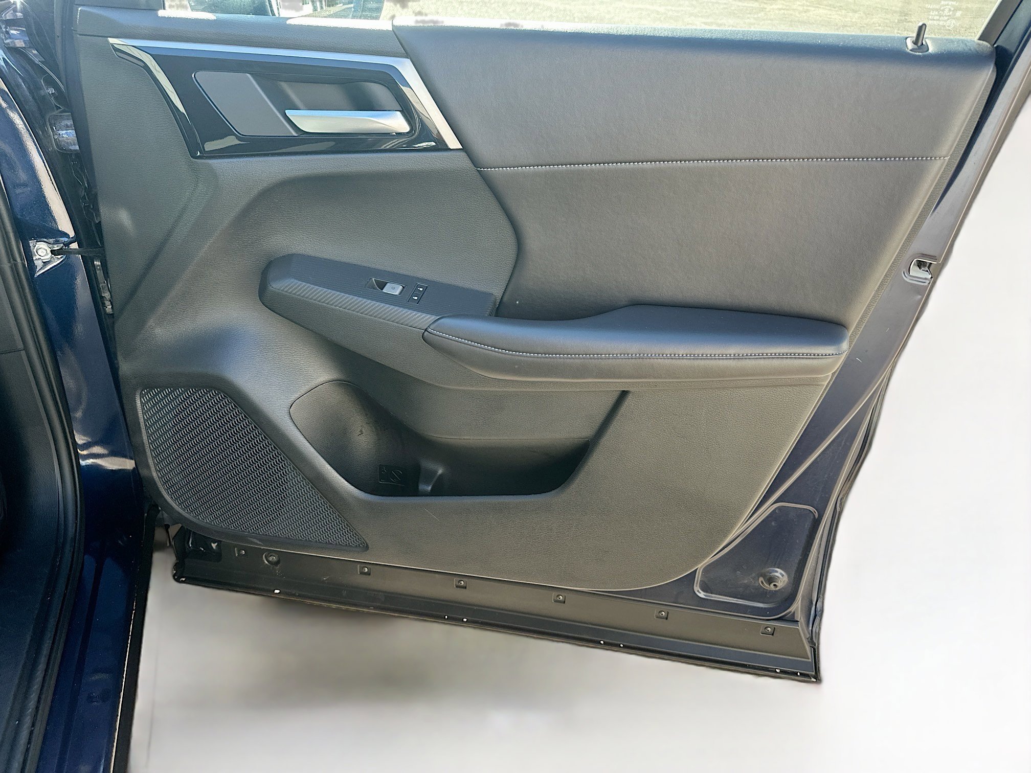 Used 2024 Mitsubishi Outlander SE image 32