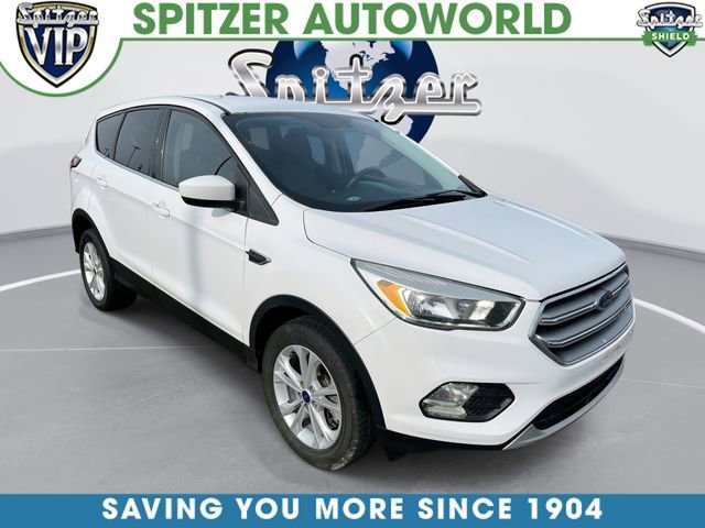 Used 2017 Ford Escape SE image 1