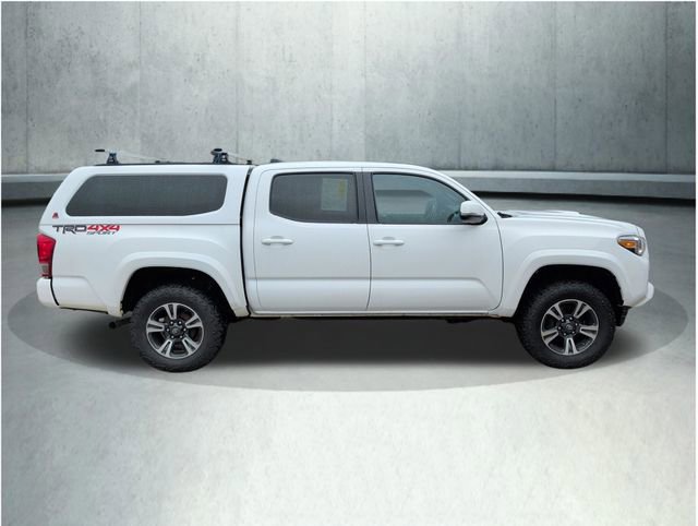 Used 2016 Toyota Tacoma TRD Sport w/ Towing Package AWD/4WD image 7