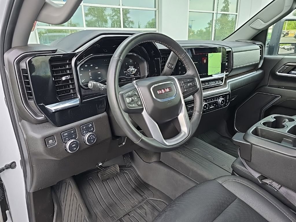 Used 2024 GMC Sierra 3500 SLT w/ X31 Off-Road Package image 10